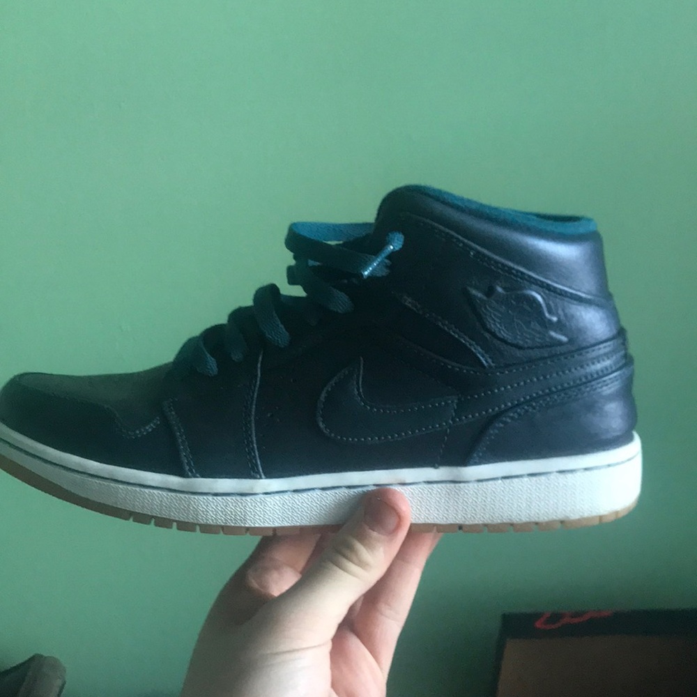 Air Jordan 1 mid